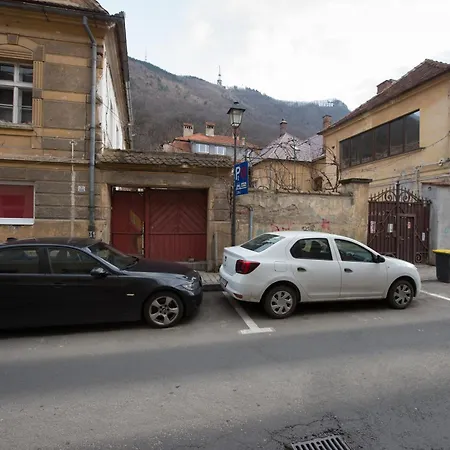 Apartment Charming Old Town Flat With Mountain View *